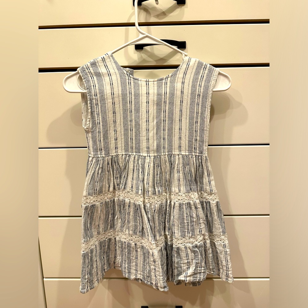 Chelsea & Violet Girls dress size 6x. Navy and white cotton and linen blend.